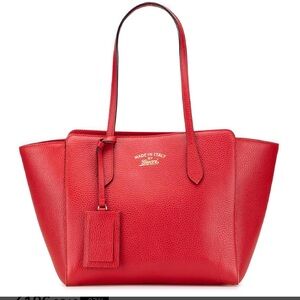 Gucci
Gucci Medium Calfskin Swing Tote